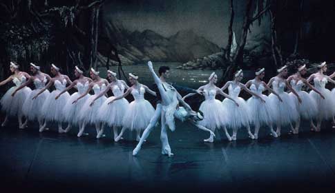 o-lago-dos-cisnes-apresentado-pelo-london-citty-ballet-1988.jpg